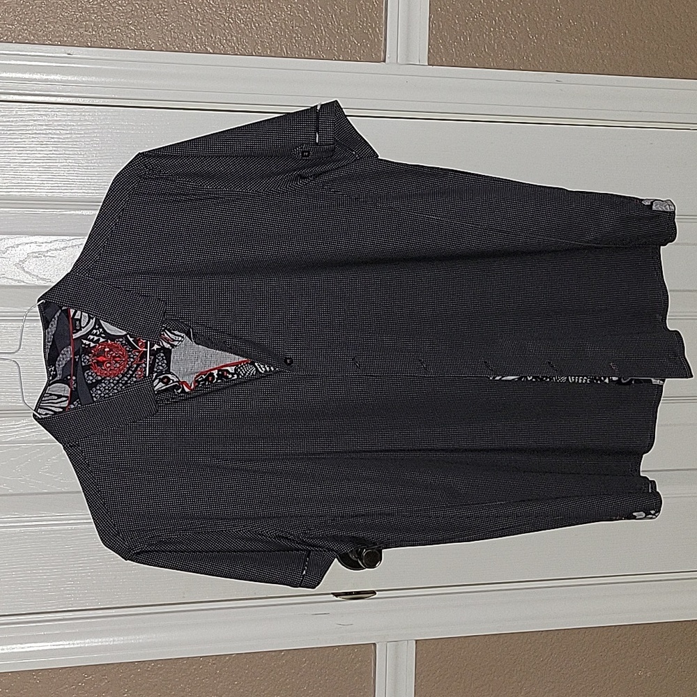AU NOIR MENS SHIRT LIKE NEW WORN ONCE BLACK W/ WHITE, RED NICE LOOKING SHIRT.